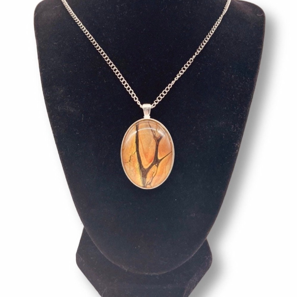 Acrylic Paint Skin Jewelry Pendant with Chain